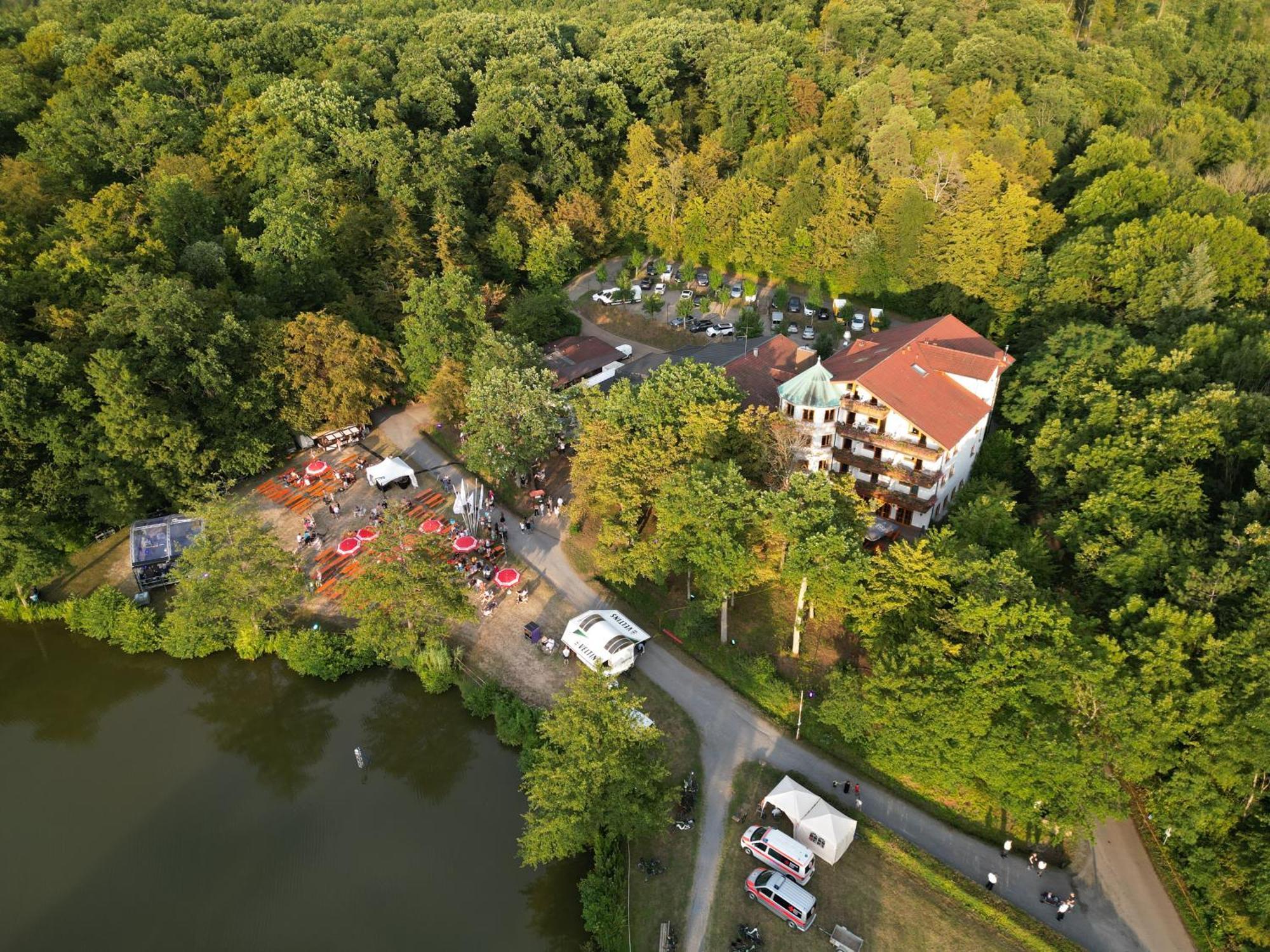 Hotel-Restaurant Kreuzberghof Tagungs- Und Veranstaltungshotel Tiefenbach  Bagian luar foto